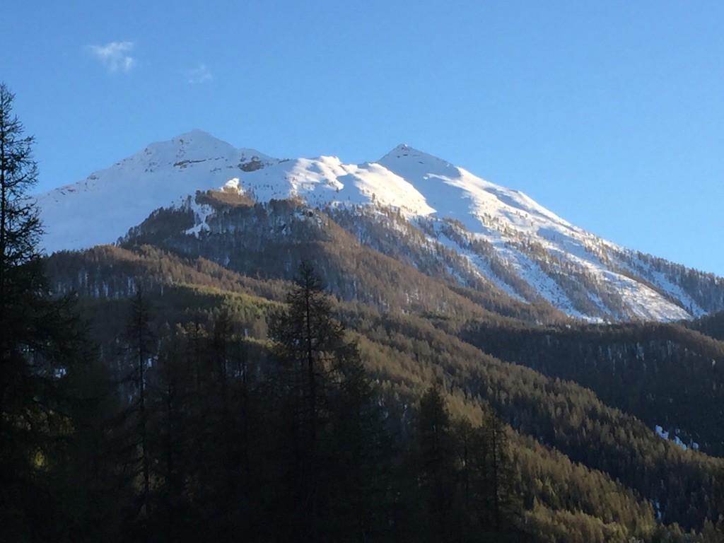 Des Sommets Alpins - 1 mai sous la neige 